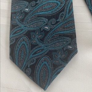 Pronto Uomo Paisley Tie in Teal and Black 85% silk